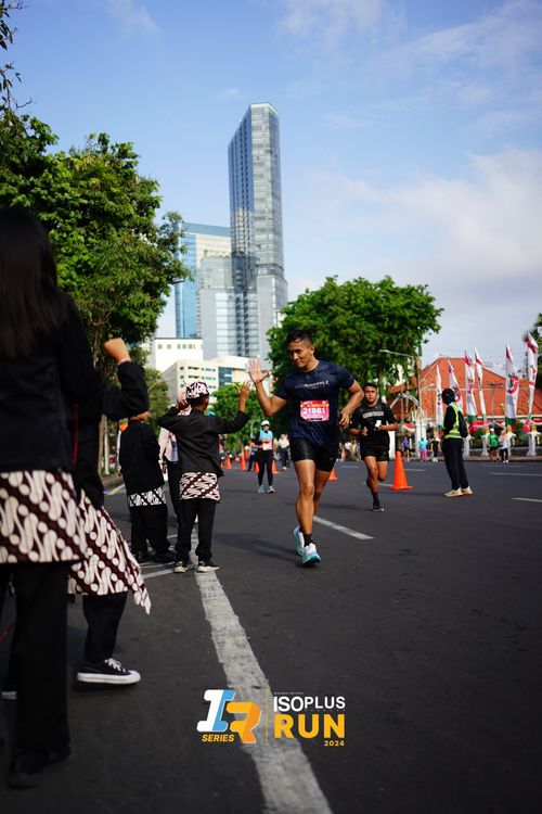 Race photo from Isoplus Run 2024 Surabaya