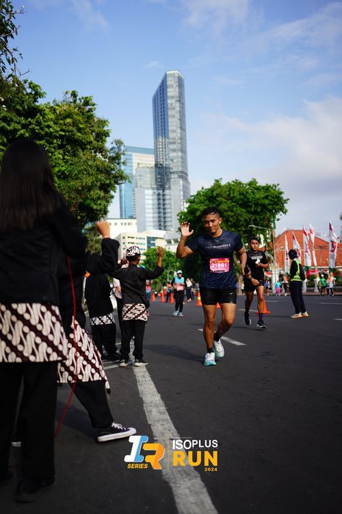 Race photo from Isoplus Run 2024 Surabaya