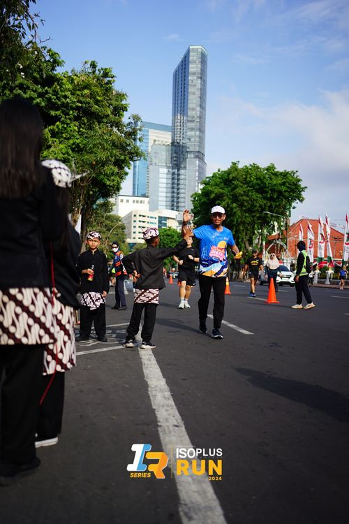 Race photo from Isoplus Run 2024 Surabaya