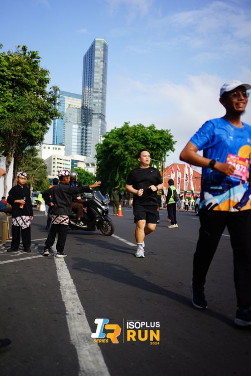 Race photo from Isoplus Run 2024 Surabaya