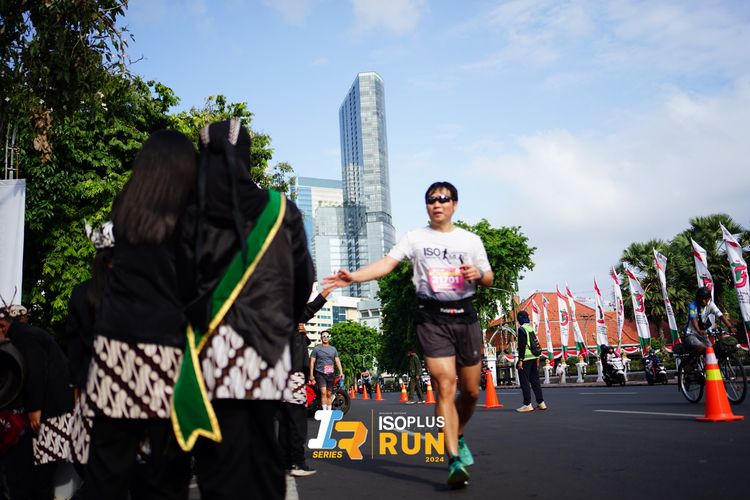 Race photo from Isoplus Run 2024 Surabaya