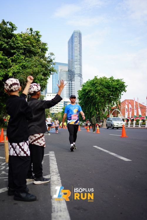 Race photo from Isoplus Run 2024 Surabaya