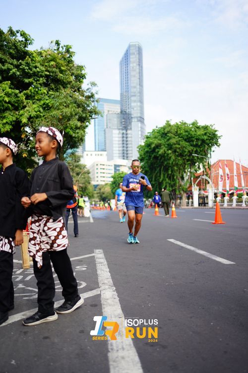 Race photo from Isoplus Run 2024 Surabaya