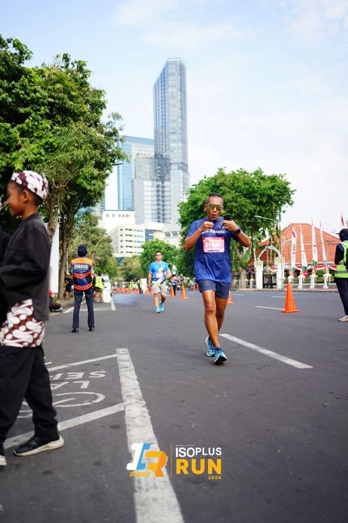 Race photo from Isoplus Run 2024 Surabaya