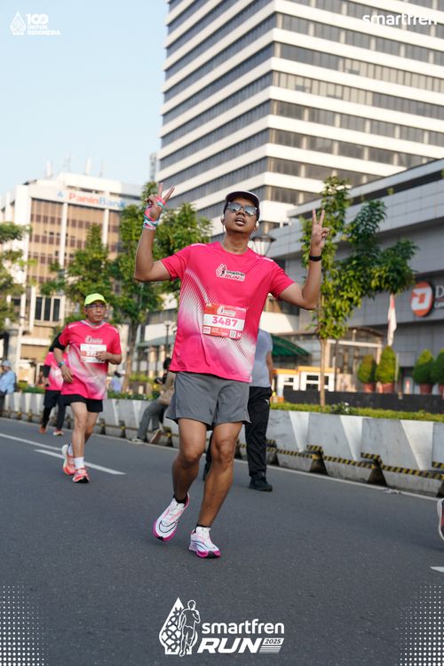 Race photo from Smartfren Run 2025 