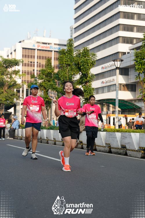 Race photo from Smartfren Run 2025 