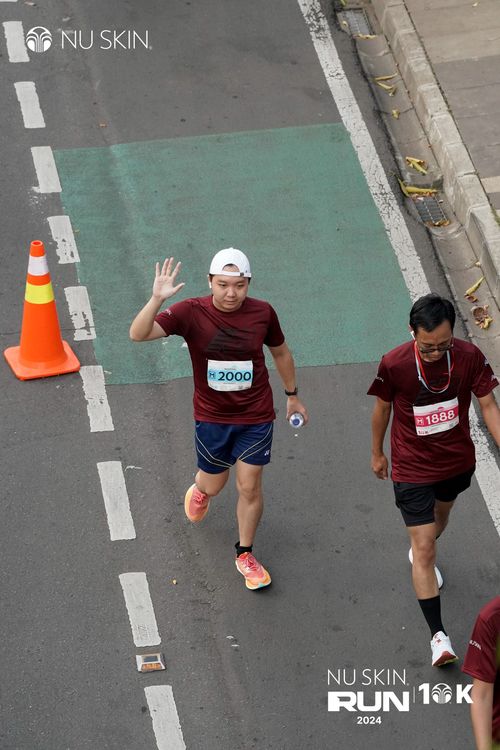 Race photo from Nu Skin Run 10K