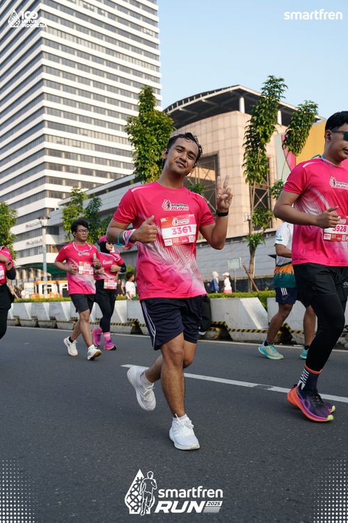 Race photo from Smartfren Run 2025 