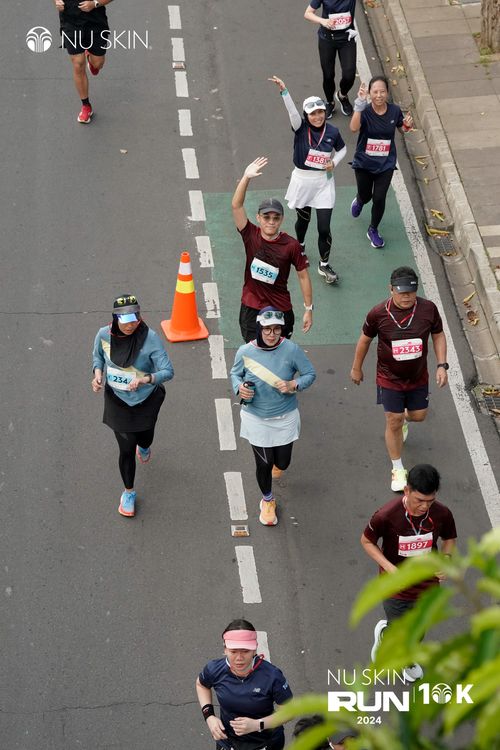 Race photo from Nu Skin Run 10K