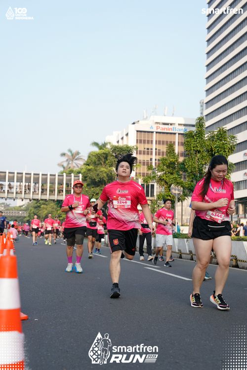 Race photo from Smartfren Run 2025 