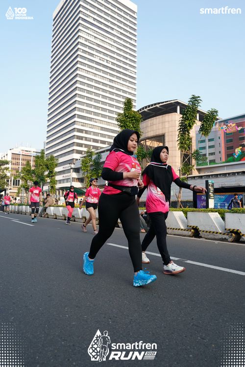 Race photo from Smartfren Run 2025 