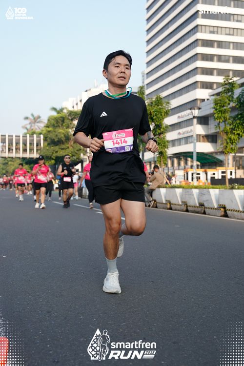 Race photo from Smartfren Run 2025 