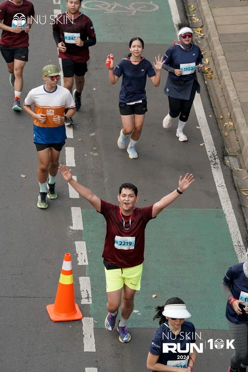 Race photo from Nu Skin Run 10K