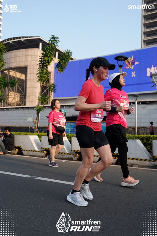 Race photo from Smartfren Run 2025 