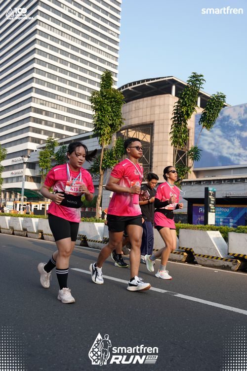 Race photo from Smartfren Run 2025 