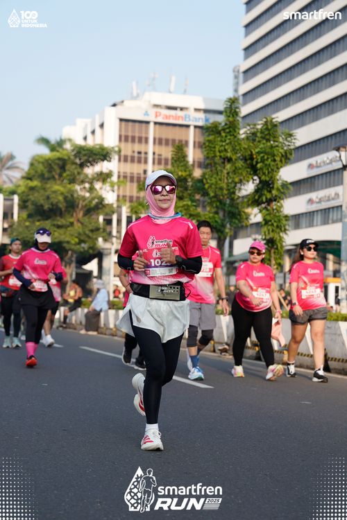 Race photo from Smartfren Run 2025 