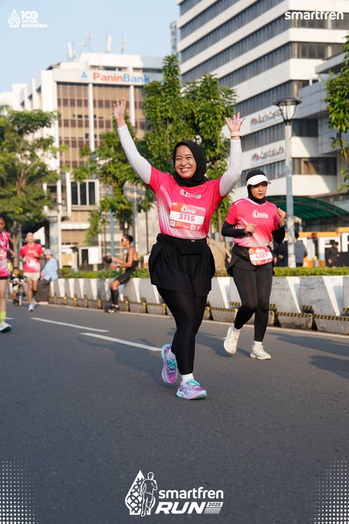 Race photo from Smartfren Run 2025 