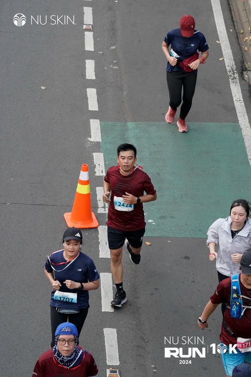 Race photo from Nu Skin Run 10K