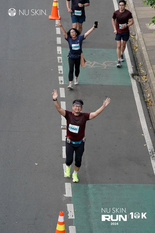 Race photo from Nu Skin Run 10K