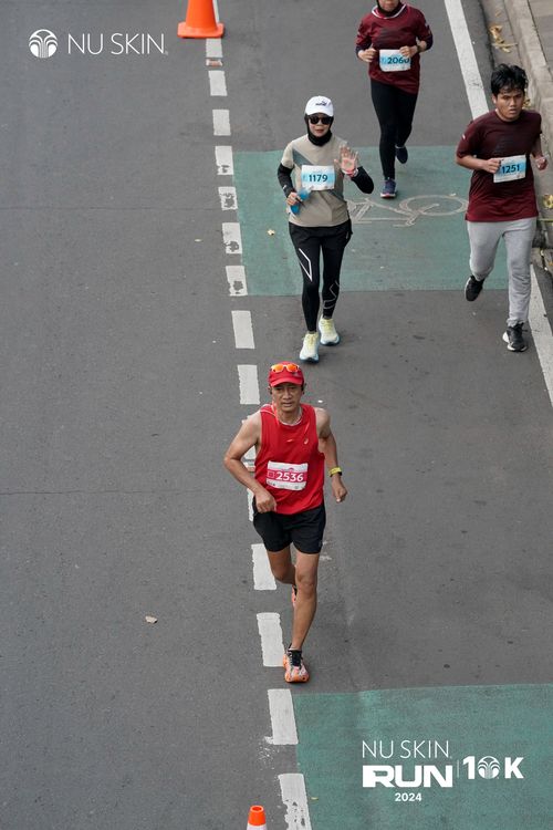 Race photo from Nu Skin Run 10K