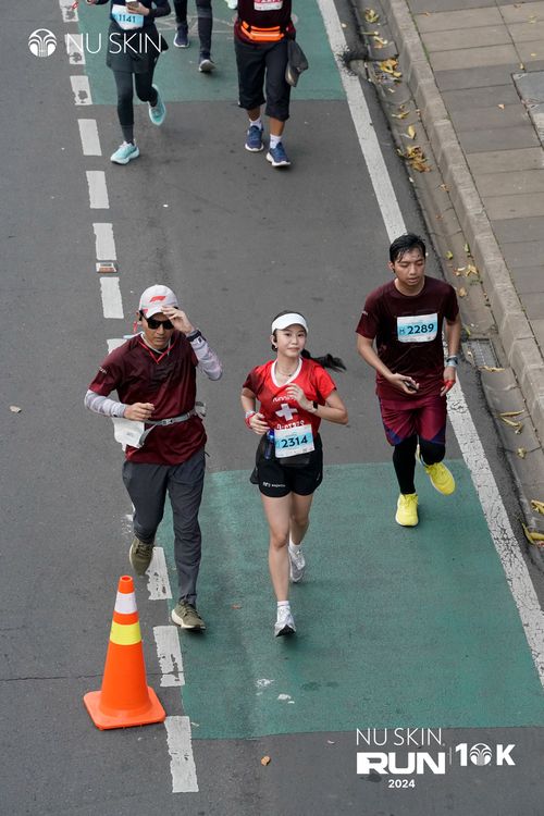 Race photo from Nu Skin Run 10K