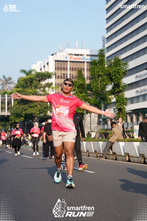 Race photo from Smartfren Run 2025 