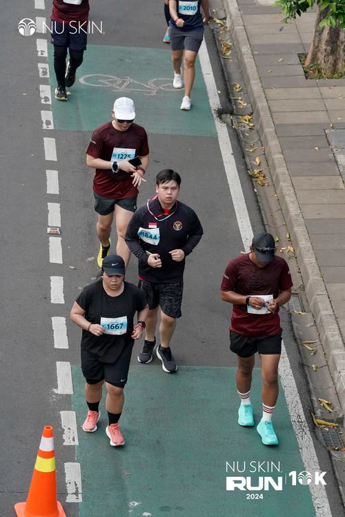 Race photo from Nu Skin Run 10K