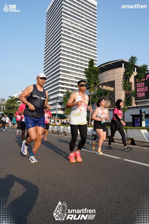 Race photo from Smartfren Run 2025 