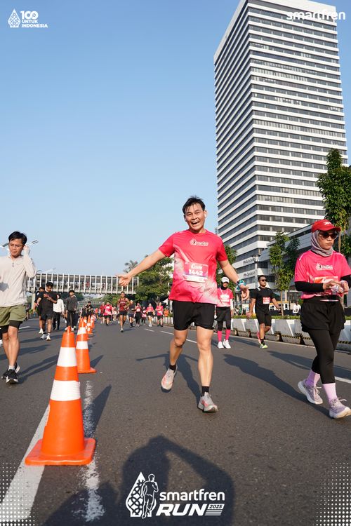 Race photo from Smartfren Run 2025 