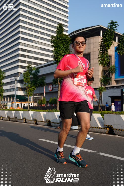 Race photo from Smartfren Run 2025 