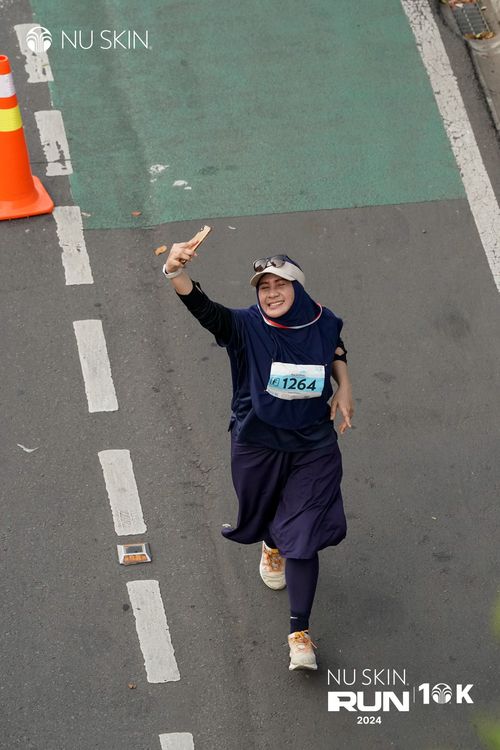 Race photo from Nu Skin Run 10K