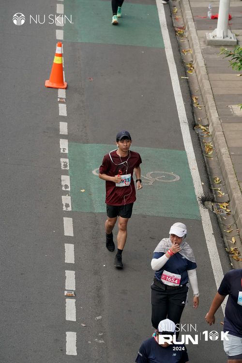 Race photo from Nu Skin Run 10K