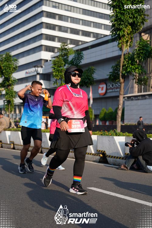 Race photo from Smartfren Run 2025 