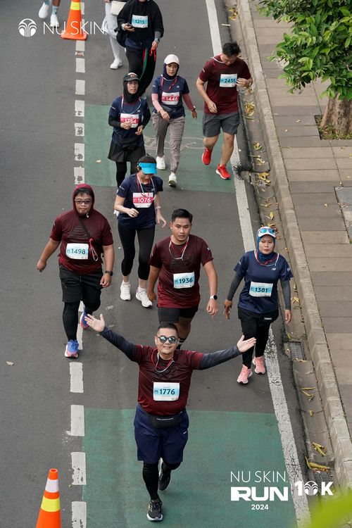 Race photo from Nu Skin Run 10K