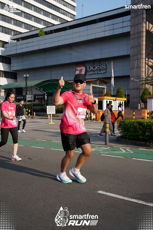 Race photo from Smartfren Run 2025 