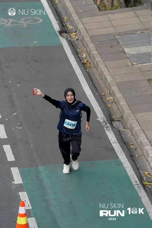 Race photo from Nu Skin Run 10K
