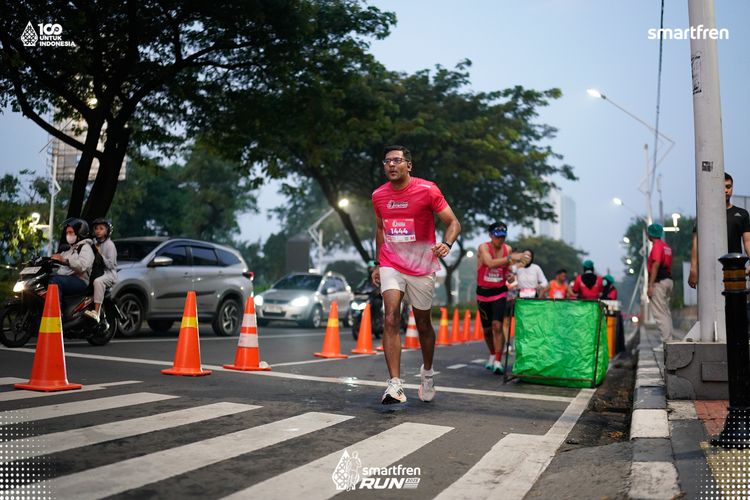 Race photo from Smartfren Run 2025 