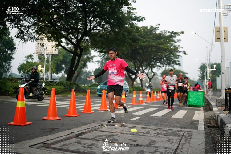 Race photo from Smartfren Run 2025 