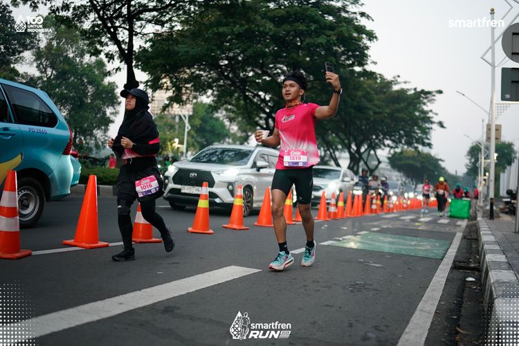 Race photo from Smartfren Run 2025 