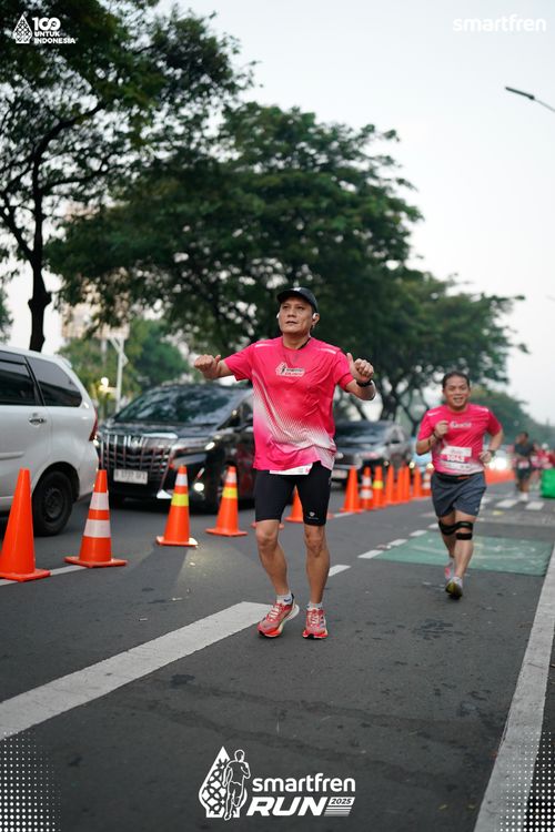 Race photo from Smartfren Run 2025 
