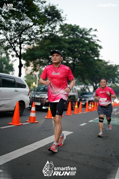 Race photo from Smartfren Run 2025 