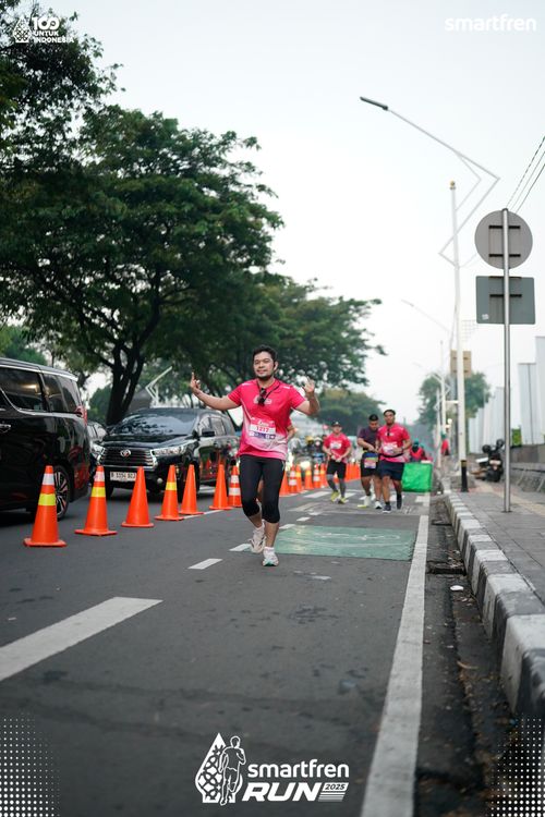 Race photo from Smartfren Run 2025 