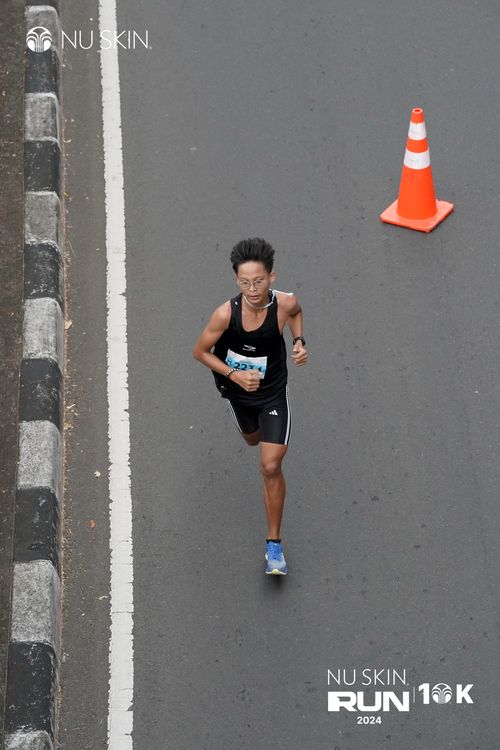 Race photo from Nu Skin Run 10K