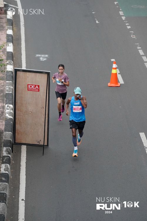 Race photo from Nu Skin Run 10K