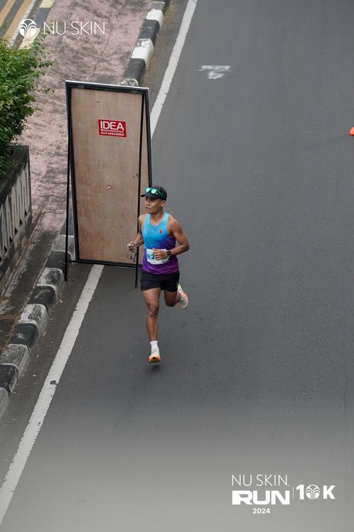 Race photo from Nu Skin Run 10K
