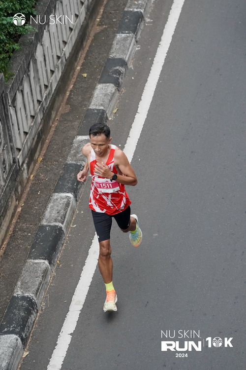 Race photo from Nu Skin Run 10K