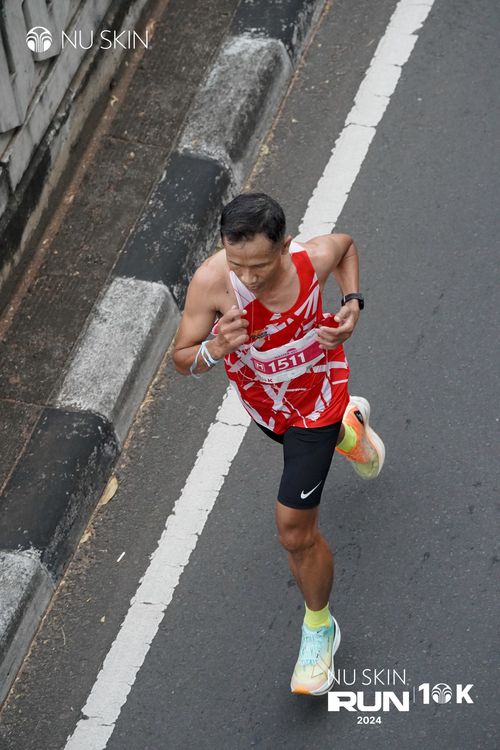 Race photo from Nu Skin Run 10K