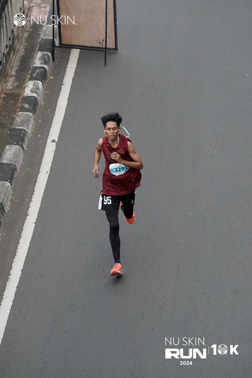 Race photo from Nu Skin Run 10K