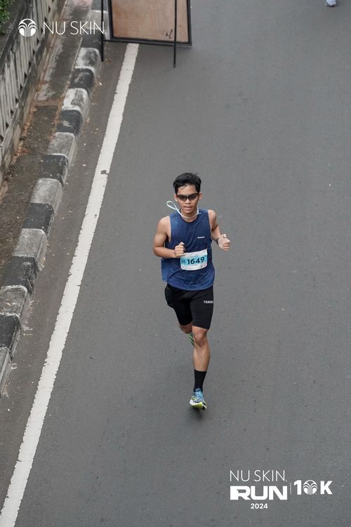 Race photo from Nu Skin Run 10K