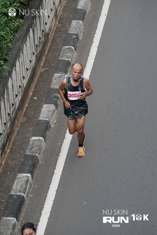 Race photo from Nu Skin Run 10K